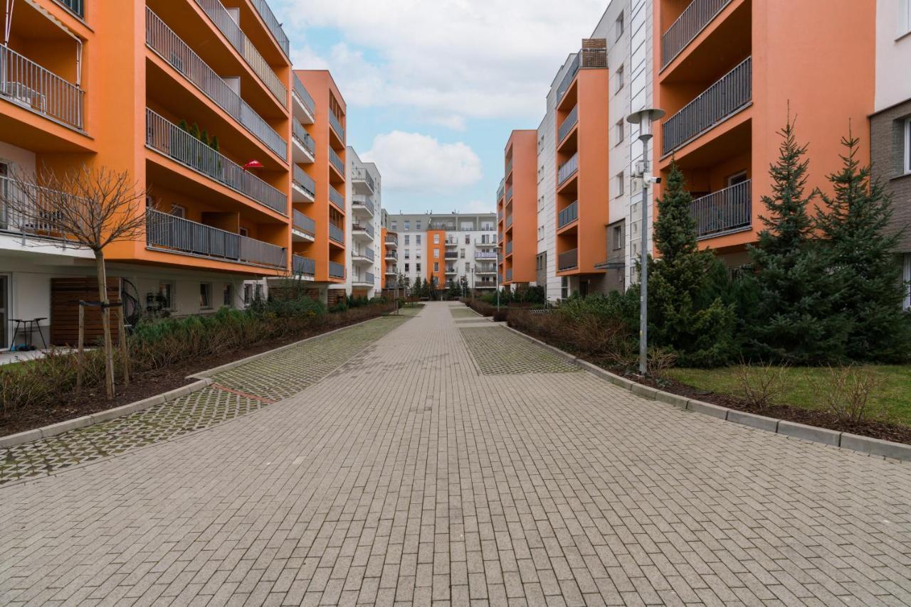 Wilczak Apartment With Free Garage Poznan By Noclegi Renters Exterior photo